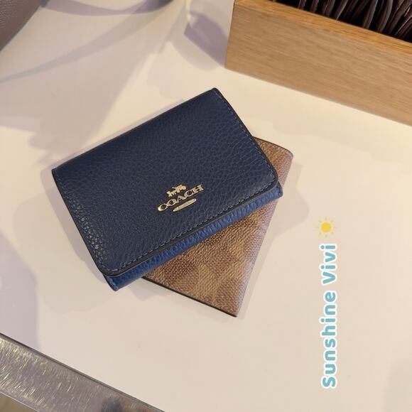 NWT Coach Card Holder Wallet In Signature Canvas CZ034 Tan/Deep Blue - Picture 1 of 10